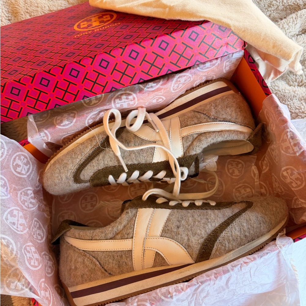 Tory Burch Women's Beige and Cream Sneakers